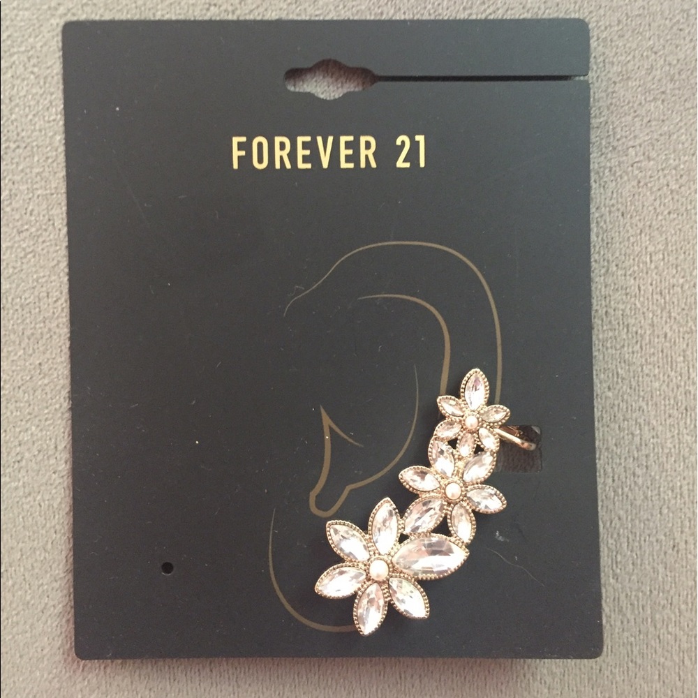 Forever 21 Gold Ear Cuff
