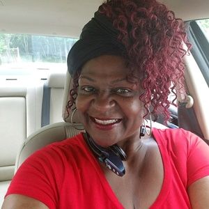 Meet your Posher, Candace