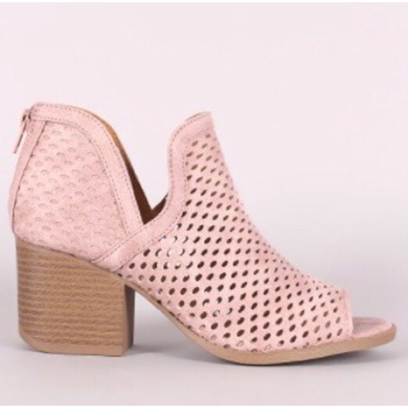 ❗️RESTOCKED❗️Taupe Cutout Peep Ankle Bootie 6 - 10 - Picture 6 of 6