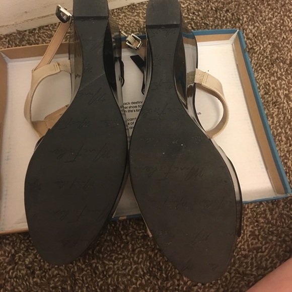 Marc Fisher nude and black platform sandals - Picture 8 of 8