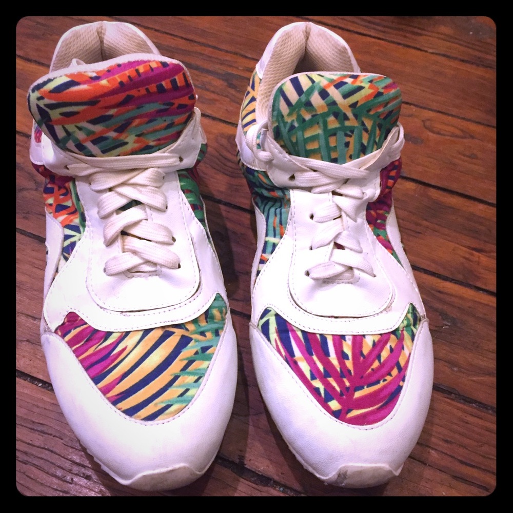 Forever 21 Tropical casual sneakers
