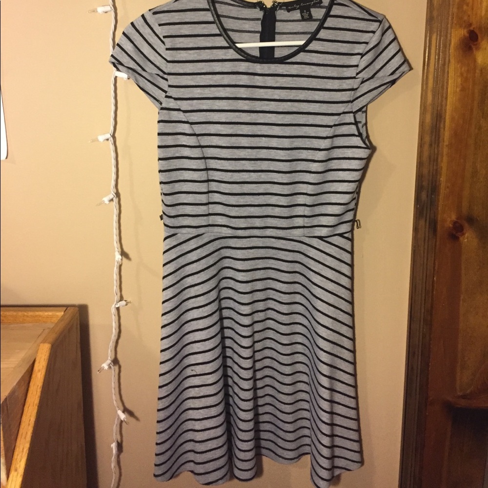 small Striped gray/black short sleeve dress women