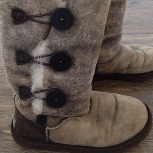 Bailey Button Brown Leather Uggs