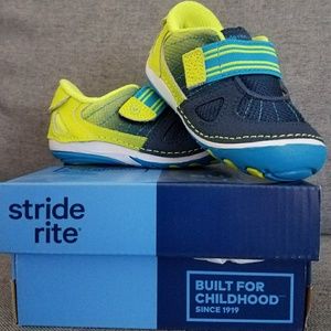 Stride Rite SRT SM Link Sneaker (Offers Welcome)
