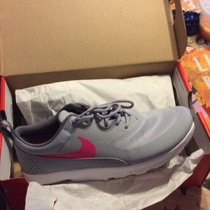 Nike Air Max Thea (NWT)