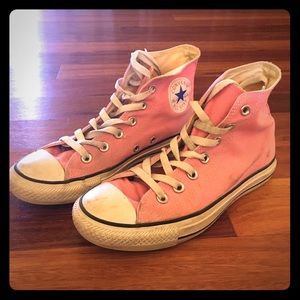 Pink converse high tops 💕