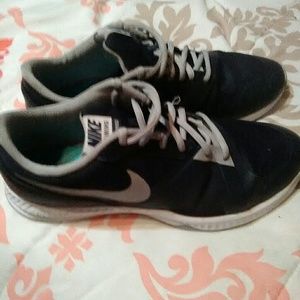 Mens nike shoes size 11