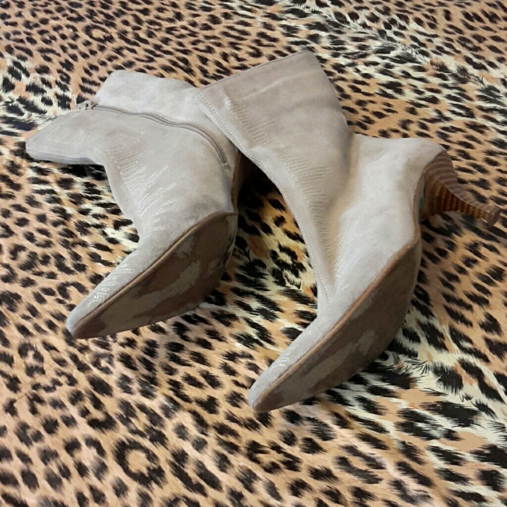 Tan suede boots, Italian made.by Gegrge