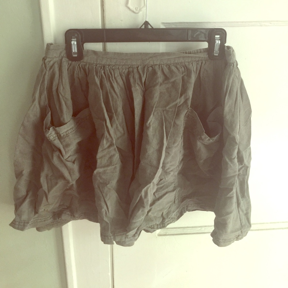 ecoté L olive green skirt (with pockets!)