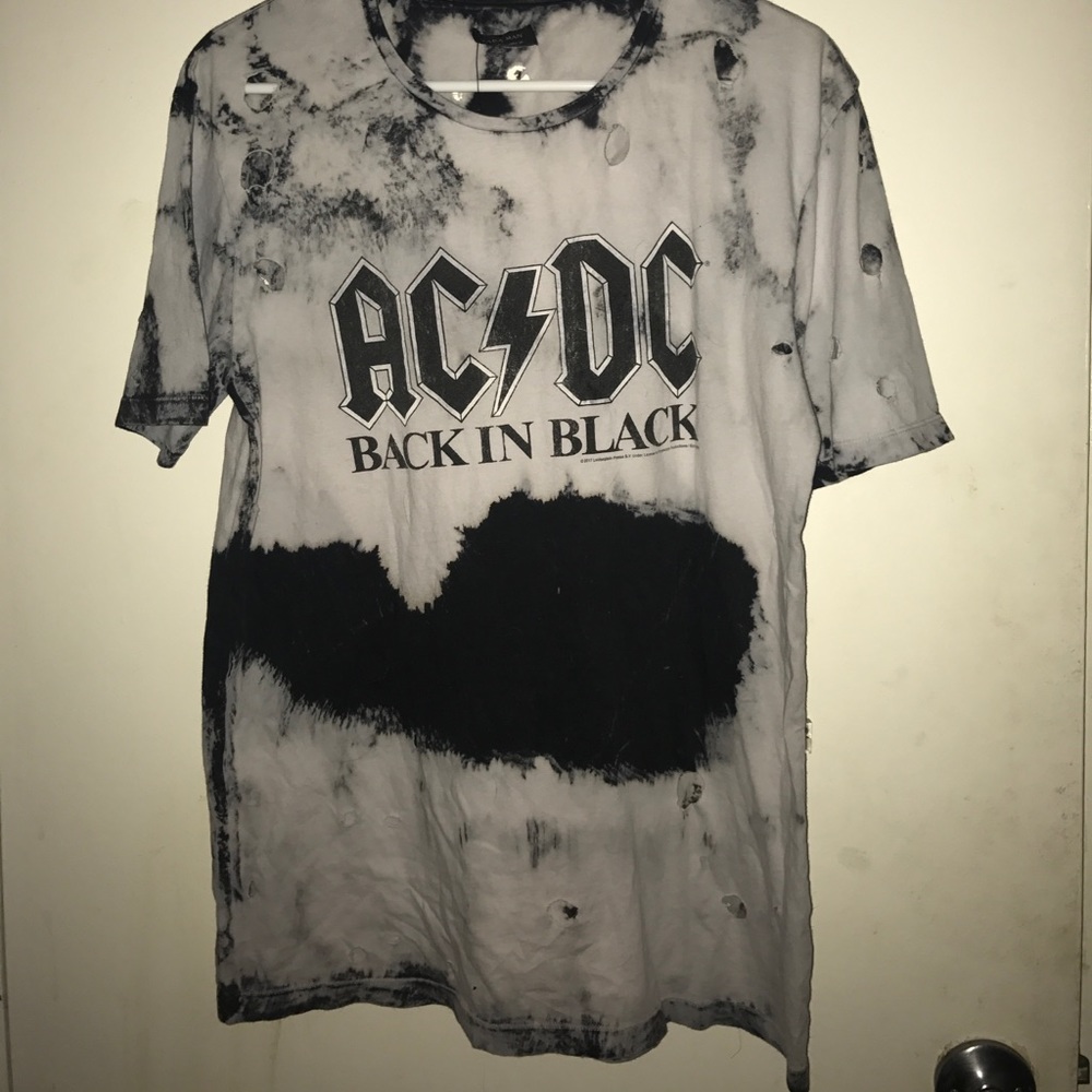 AC/DC BACK IN BLACK DISTRESSED TEE