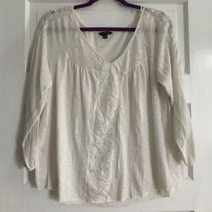 Cute off white American eagle 3/4 sleeve tee