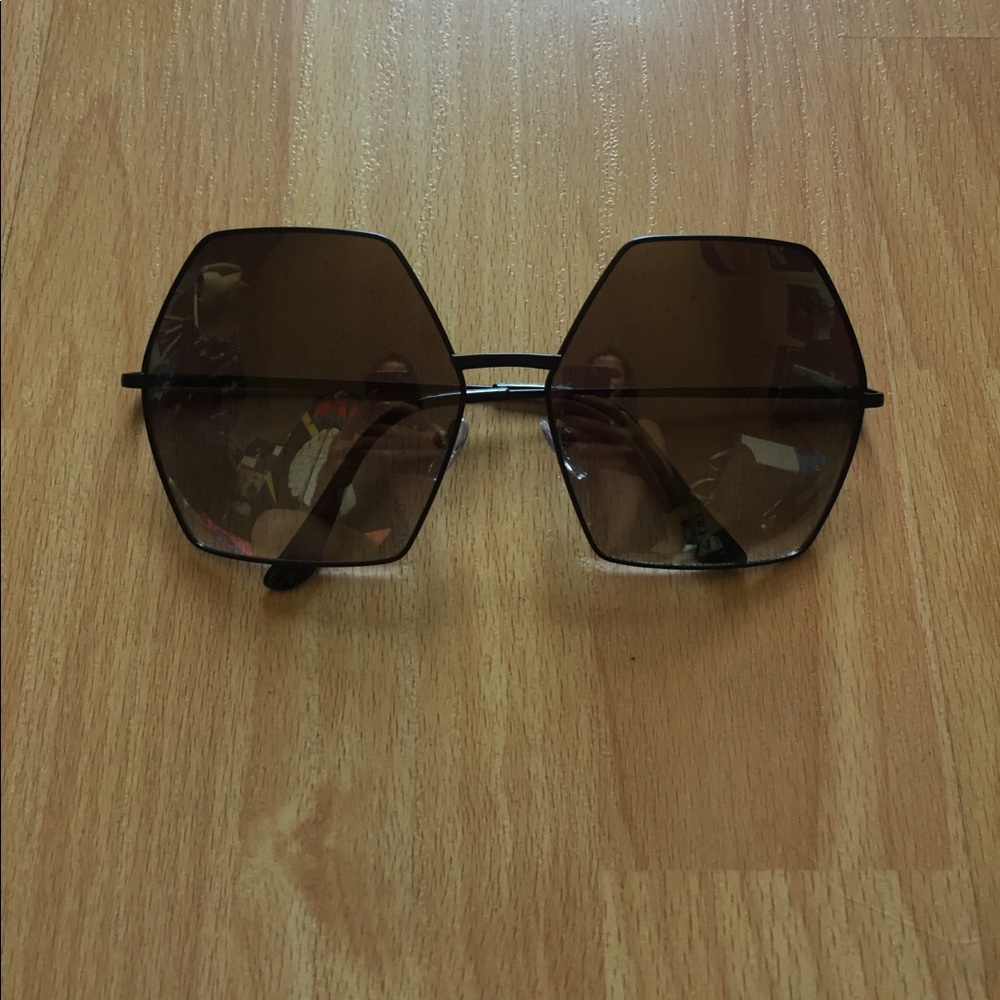 Giant hexagon sunglasses black