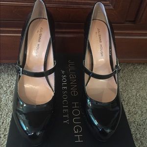 Julianne Hough Sole Society black heels