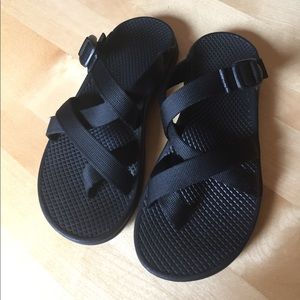 Chaco Zong sandals black