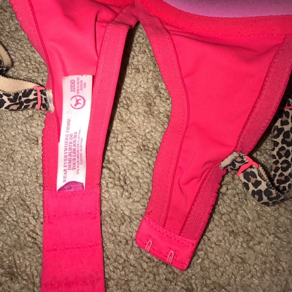 Victoria's Secret bra - Picture 5 of 5