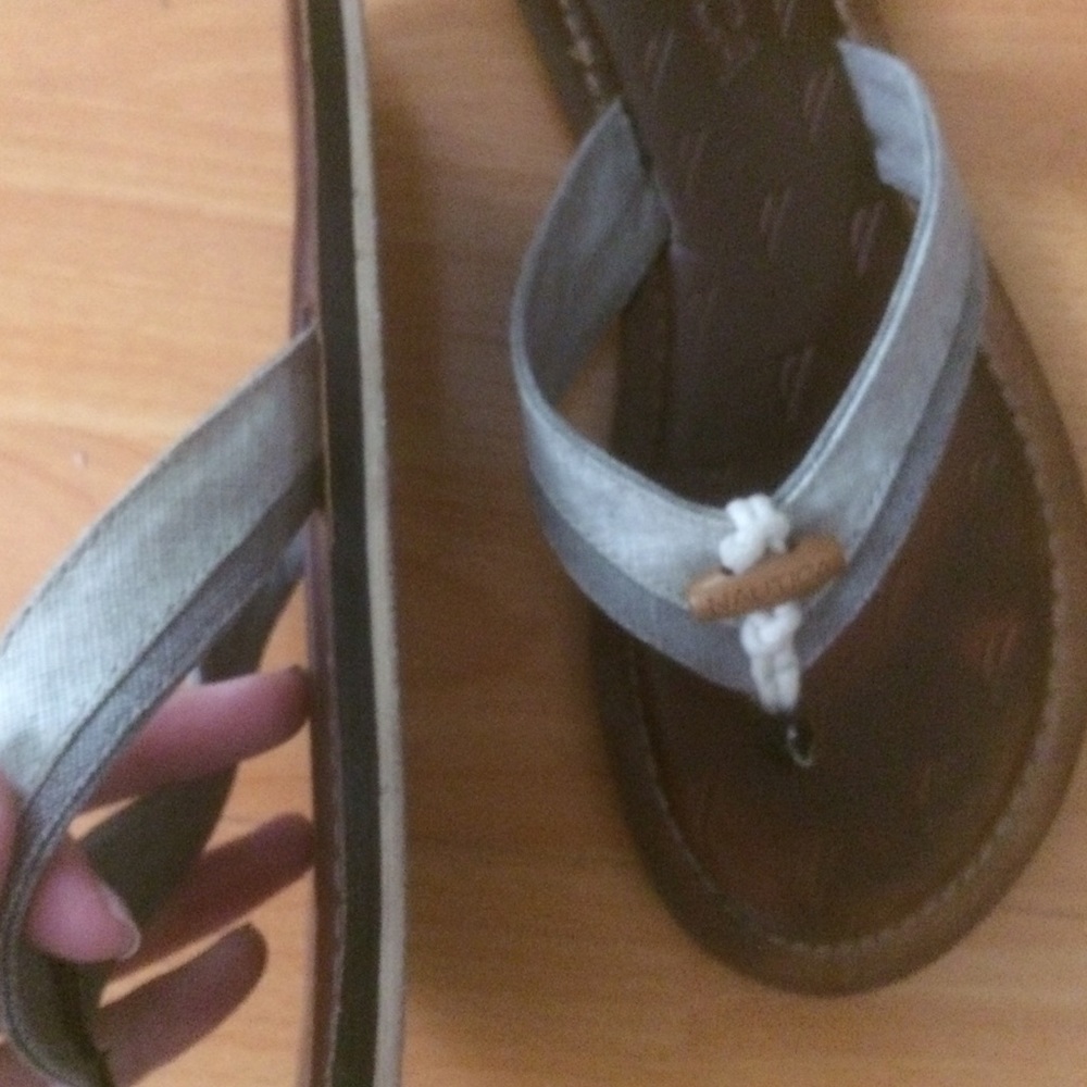 ❌SOLD ❌Nautica flip flops - Picture 3 of 3