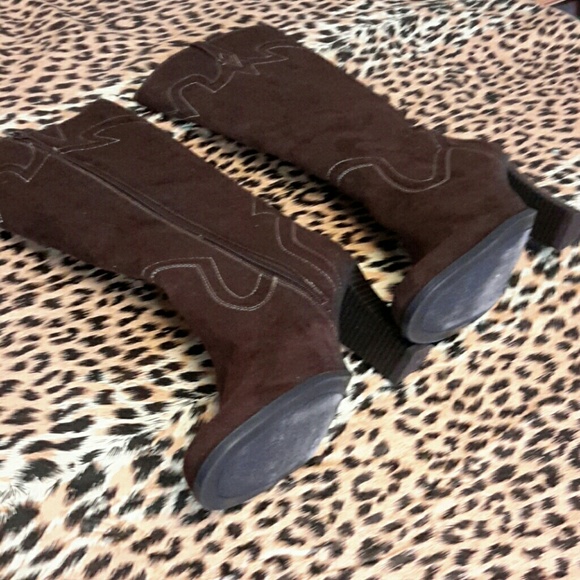 Brown suede boots, 8, nice - Picture 2 of 6