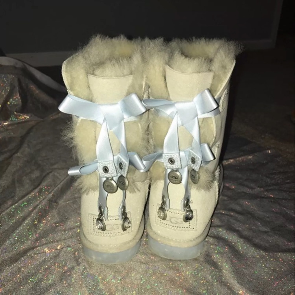 Bailey bow I do UGGs