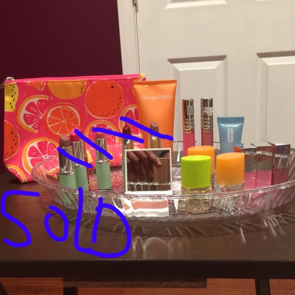 🆕💕Clinique! Brand New! Free gift with Bundle