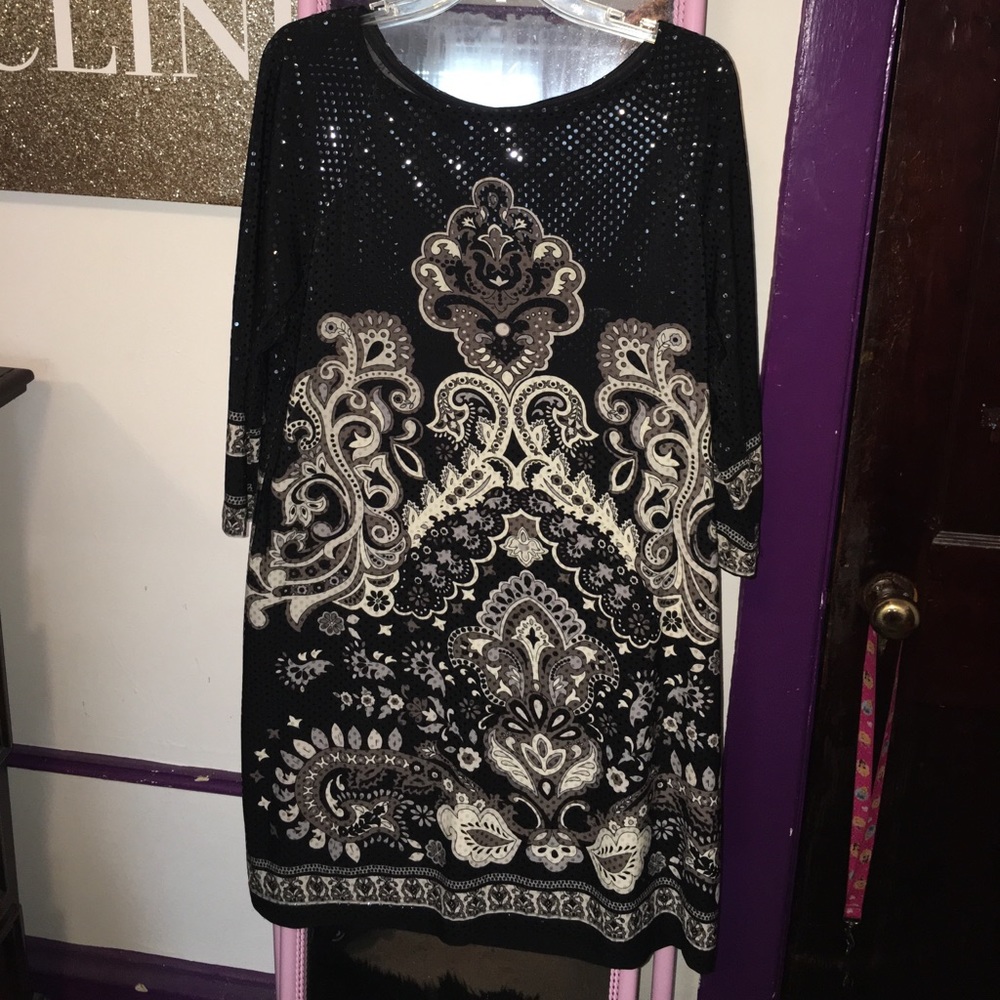 Stunning cocktail dress!