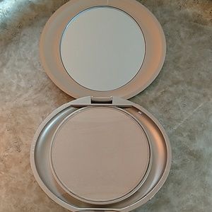 Milani Pressed Powder Beige
