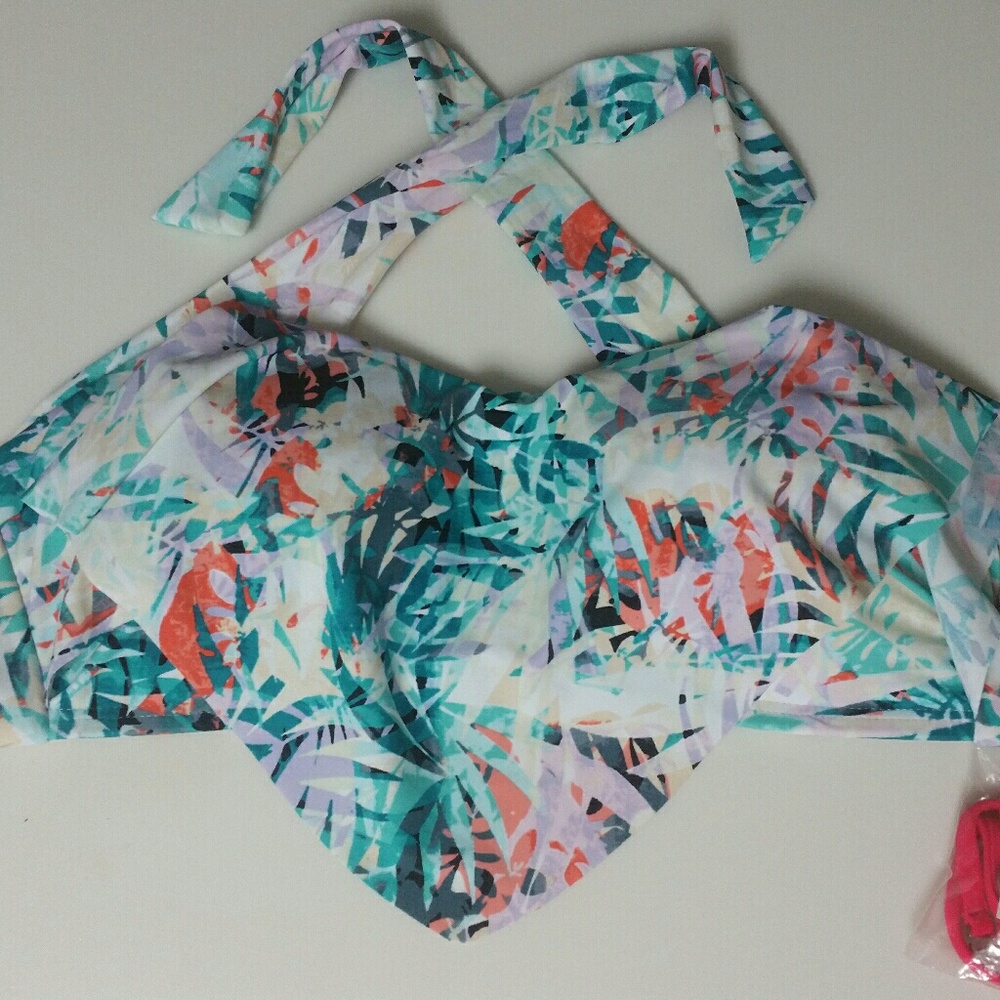 XL flounce bikini top