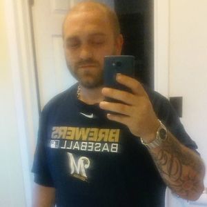 Meet your Posher, Adam