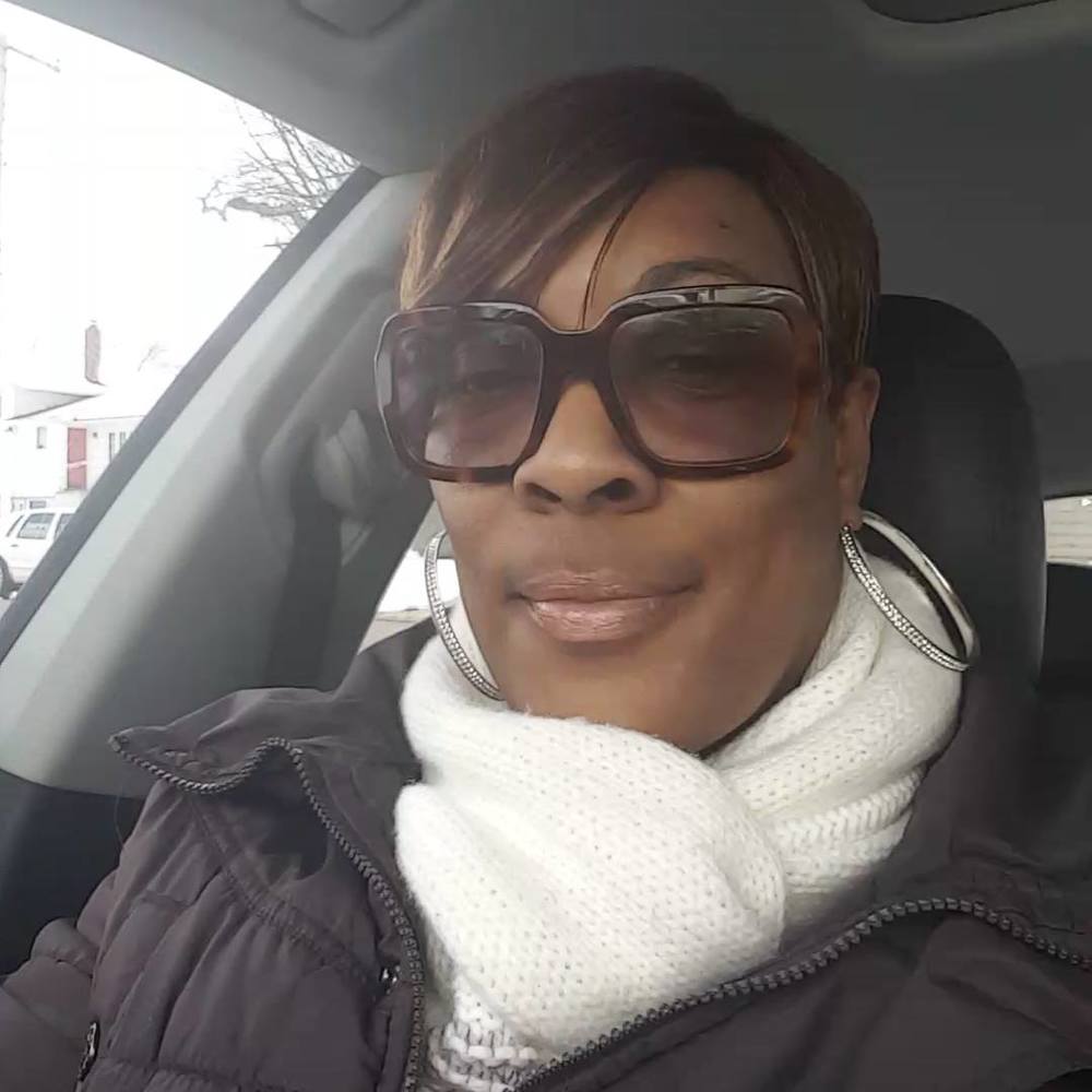 Meet your Posher, Leslie