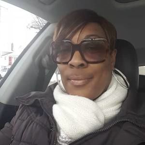 Meet your Posher, Leslie