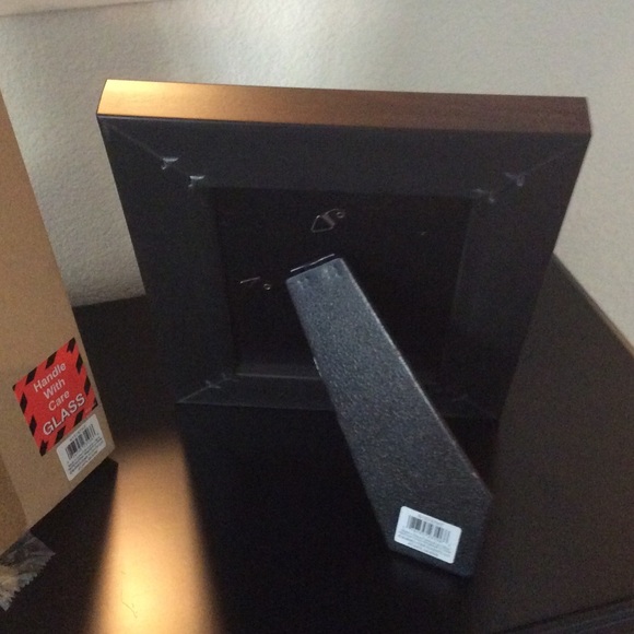 Brown tone frame - Picture 3 of 3