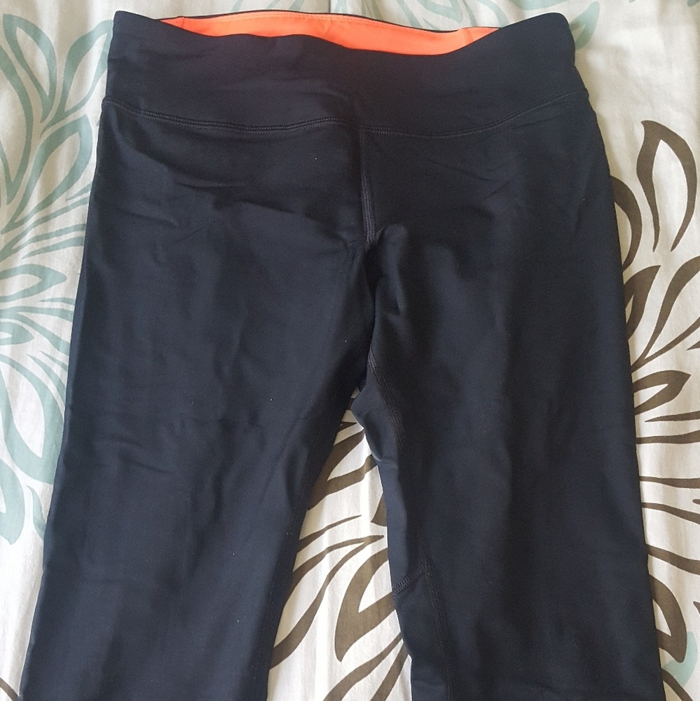 Euc..Under Armour vented workout capris