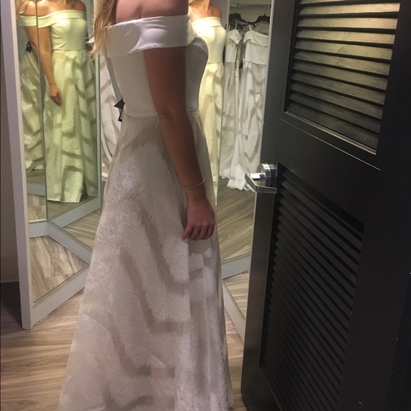 Off the shoulder White Wedding Dress - Picture 2 of 3
