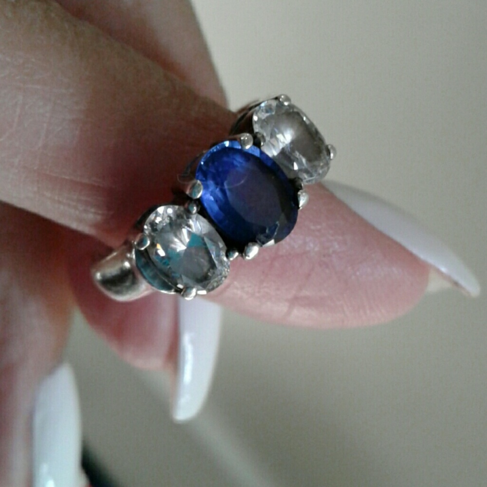925=Sterling silver.  Ring  CZ  2 WHITE  & faux Sapphire