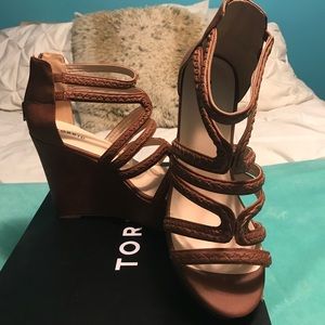Platform wedges