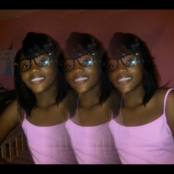 Meet your Posher, Shellencia - Picture 1 of 1