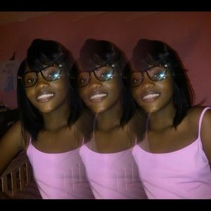 Meet your Posher, Shellencia