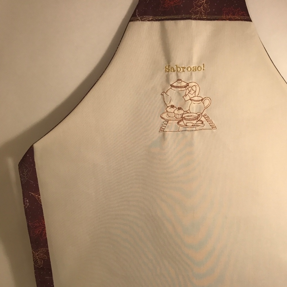 Delantal de Cocina Elegante Doble Tela Bordado