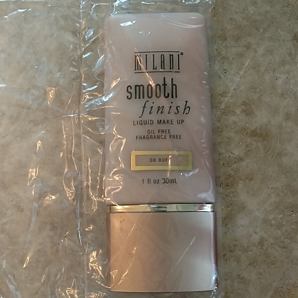 Milani Smooth Touch Liquid Makeup Buff