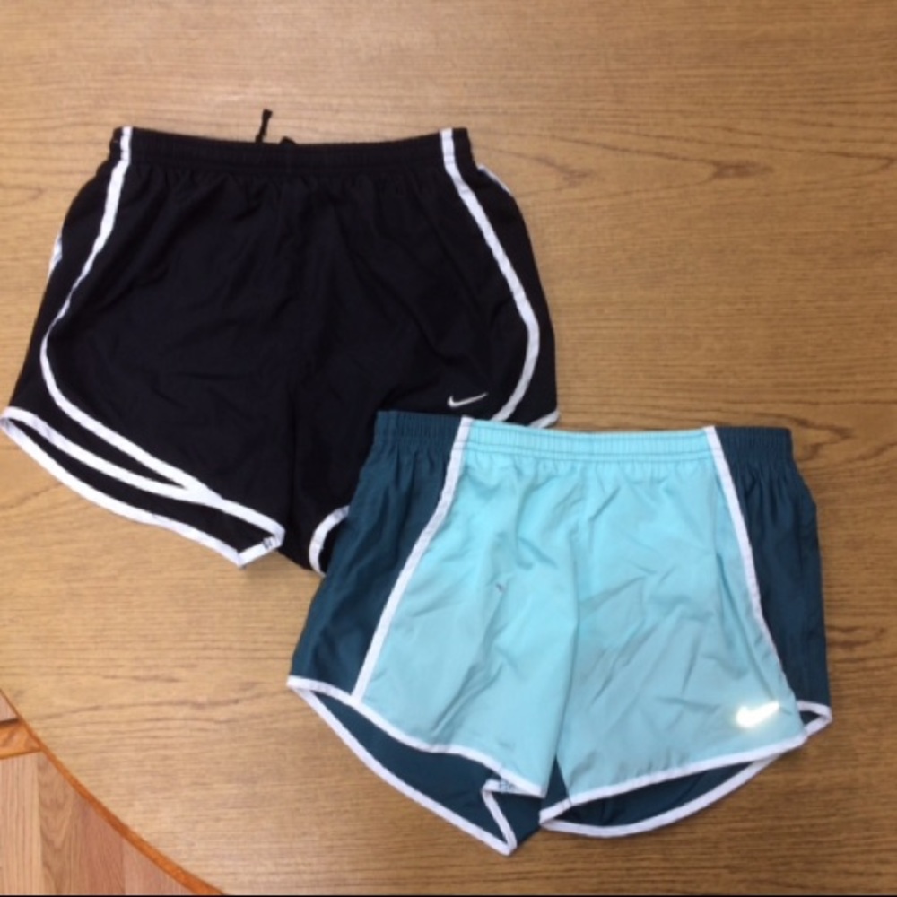 2 pairs of NIKE shorts