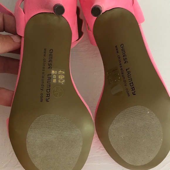 Chinese Laundry pink suede almost new. Size 7 - Picture 5 of 5