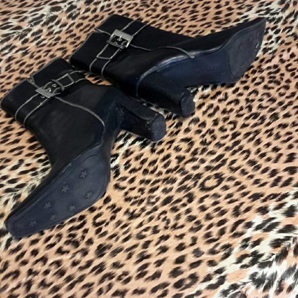 Black leather boot, like new. Sz. 8-1/2 - Picture 4 of 6