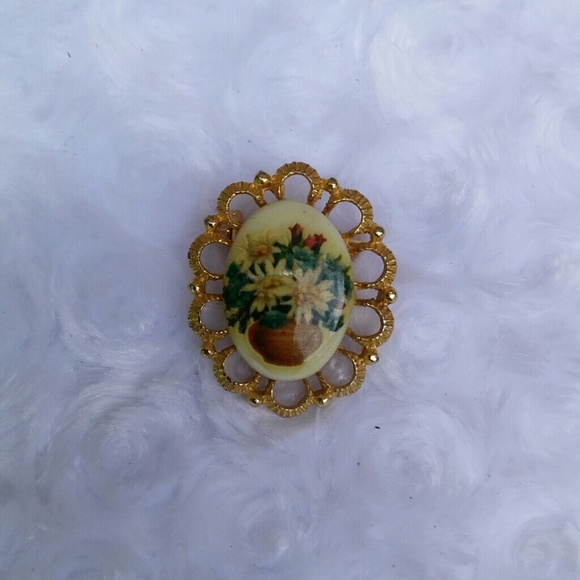 VTG Mid Century Porcelain Floral Bouquet Brooch - Picture 2 of 3