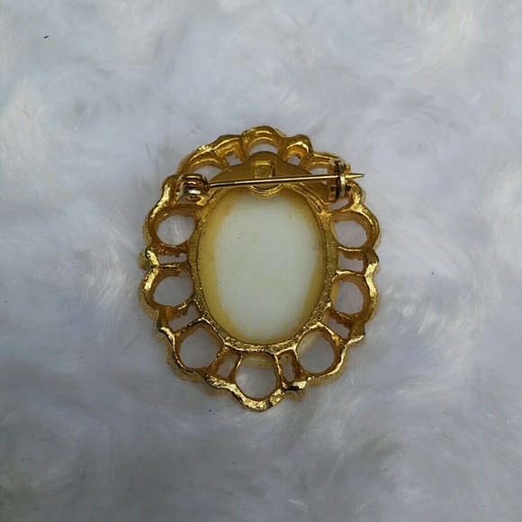 VTG Mid Century Porcelain Floral Bouquet Brooch - Picture 3 of 3