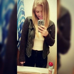 Meet your Posher, Madison