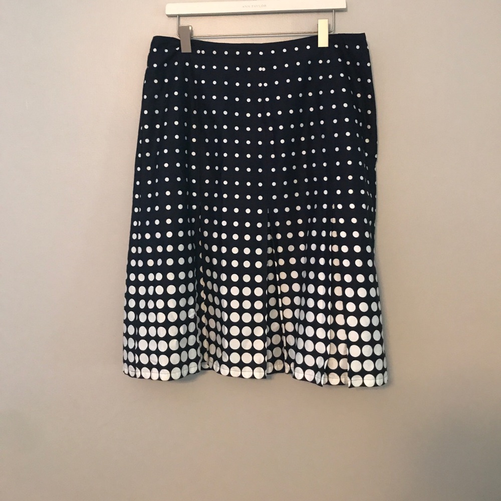 Polka dot navy pleated skirt