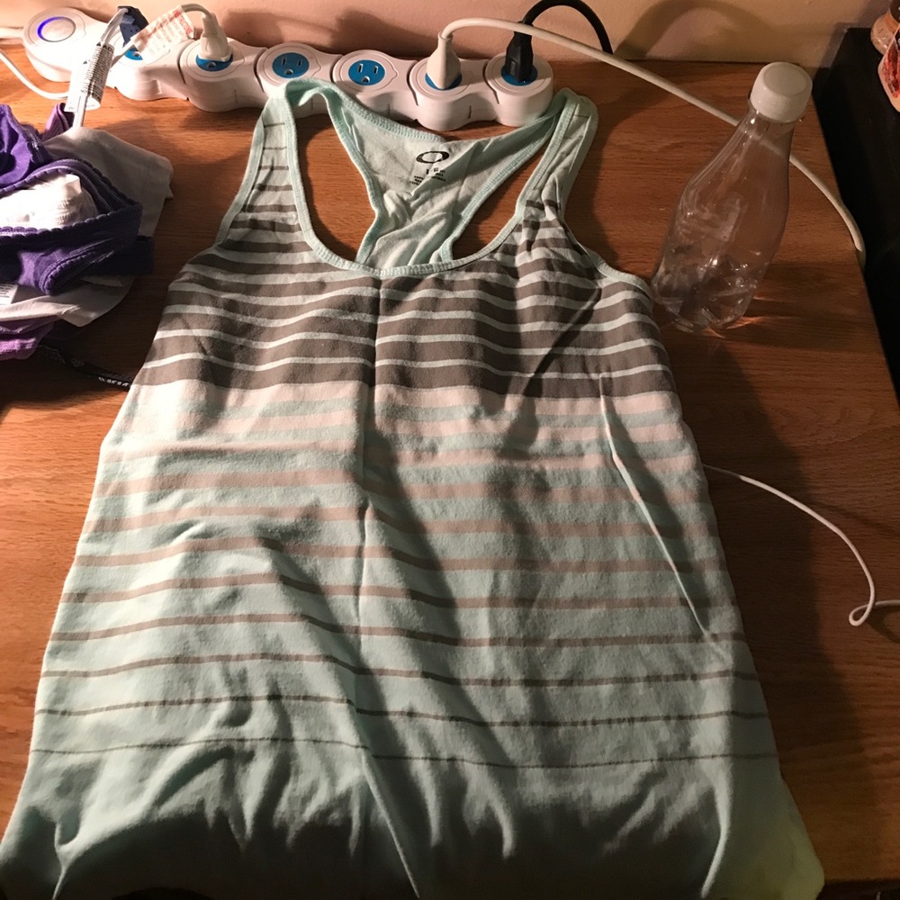 Oakley tank top