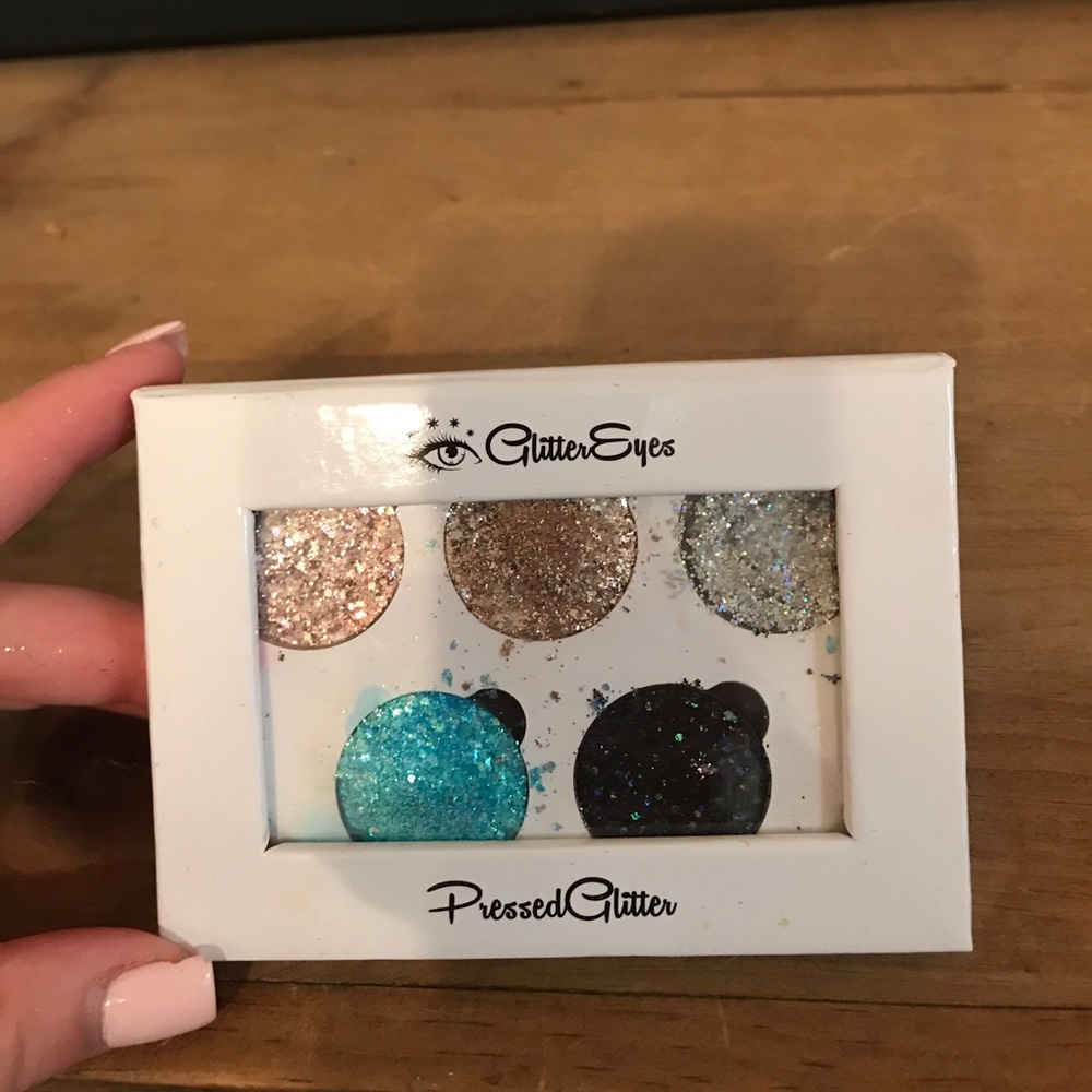 Glitter eyes pressed glitters