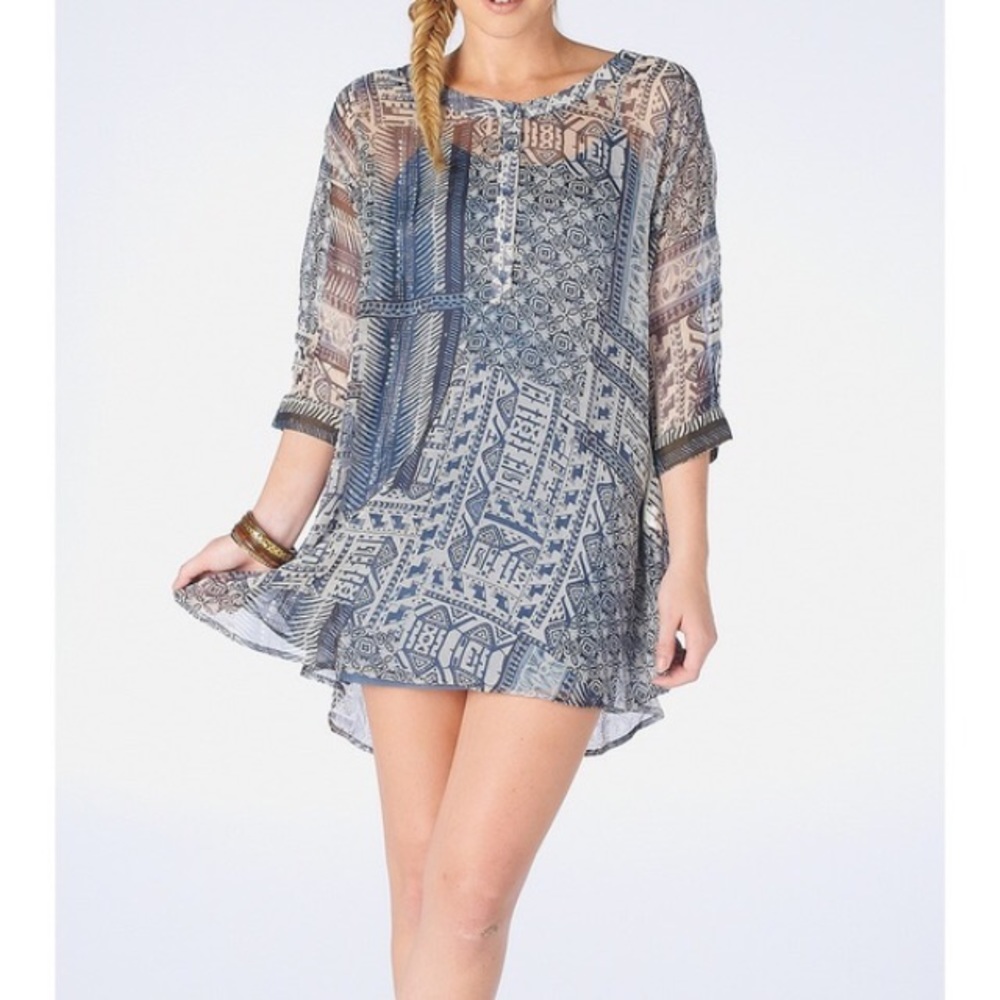 🎉HP Miilla Tribal print tunic with tank blue whit