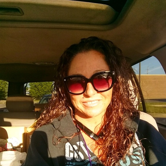 Meet your Posher, Kelly - Picture 1 of 1