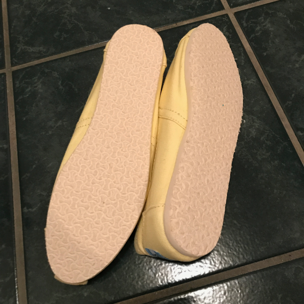Toms Shoes - Women's Size 9